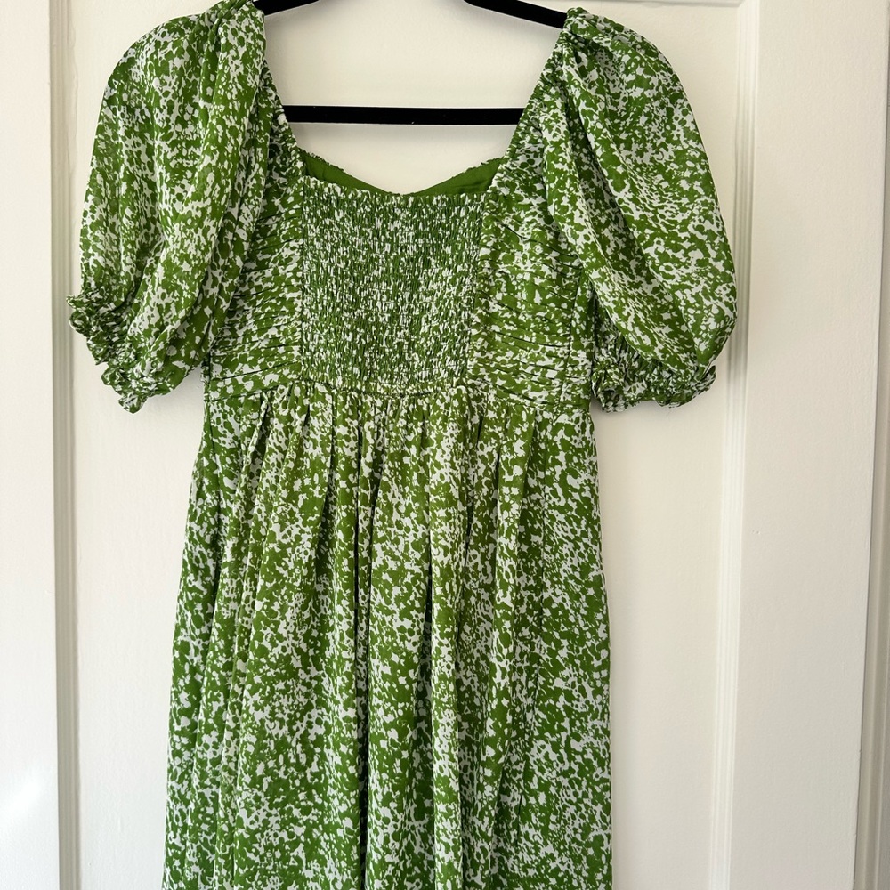 Abercrombie & Fitch Green and White Smocked Puff Sleeve Mini Dress - Picture 2 of 3